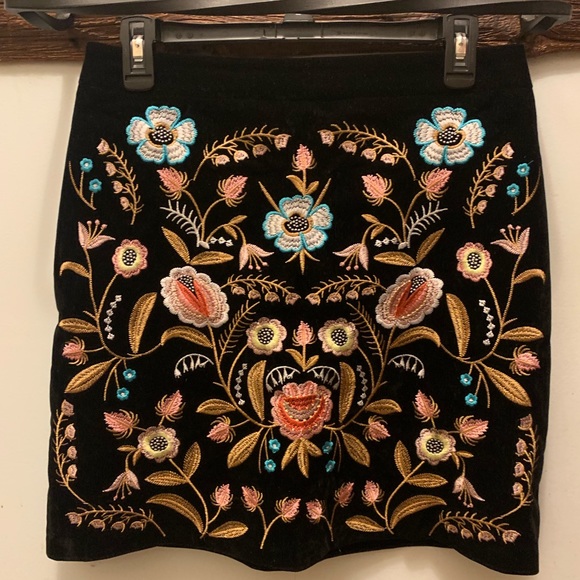 Lucy Paris Dresses & Skirts - Embroidered Black Velour Floral Mini skirt